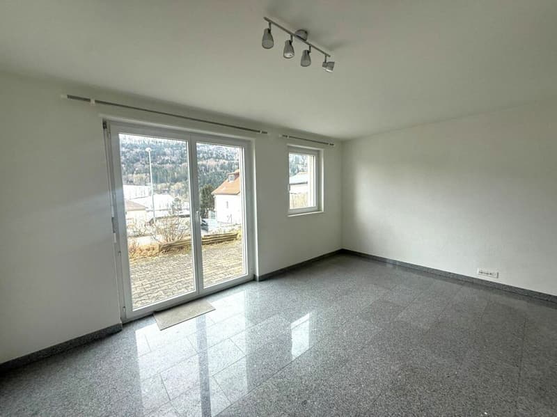 St-Imier, joli appartement 2.5 pièces avec terrasse, garage, jardin (5)