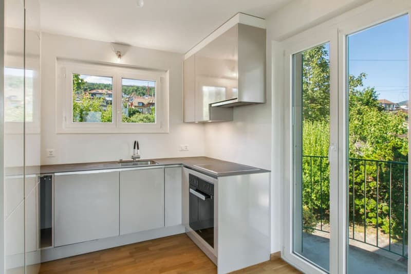 Corcelles, bel appartement de 3.5 pièces avec balcon, garage, place de parc (3)