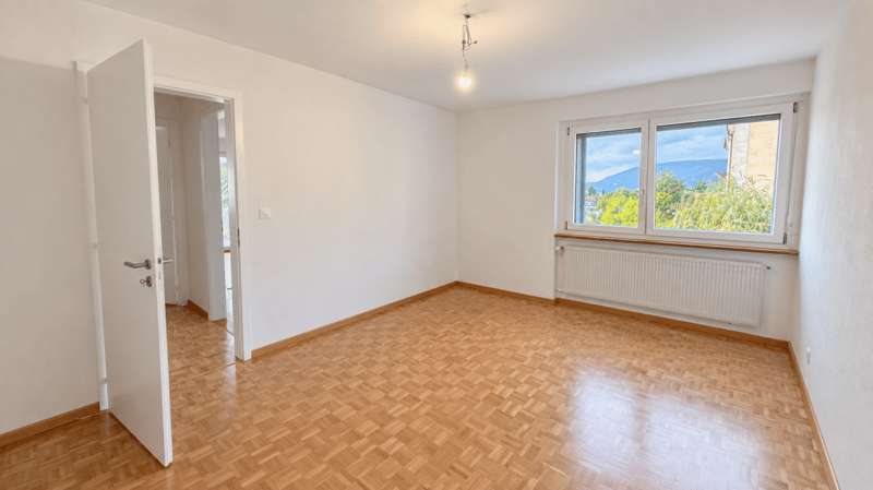 La Neuveville, magnifique appartement de 4.5 pièces entièrement rénové avec balcon (7)