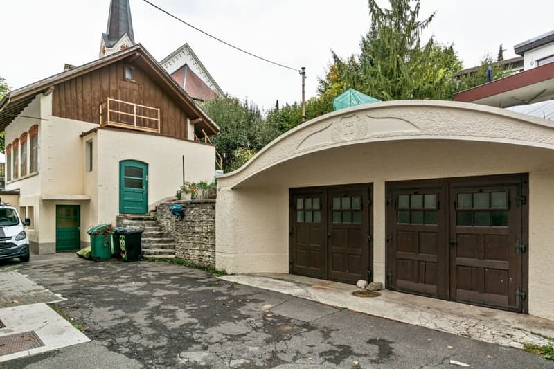 Court, grande maison de 2 logements avec garages et atelier (13)