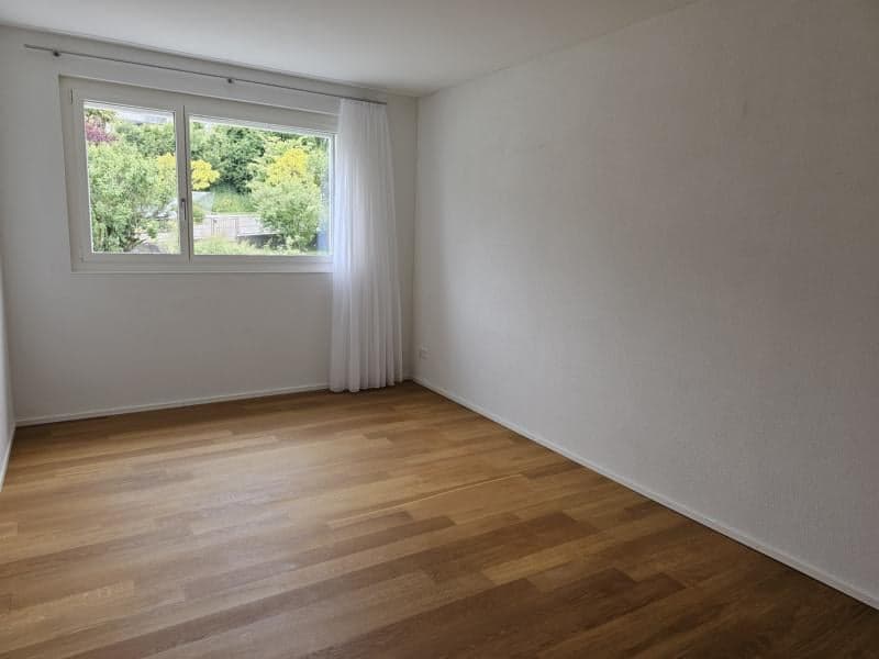Lichtdurchflutete 4.5-Zimmer-Minergie-P-Wohnung in Dornach (16)