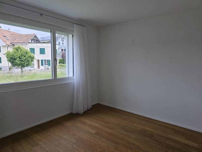 Lichtdurchflutete 4.5-Zimmer-Minergie-P-Wohnung in Dornach (15)