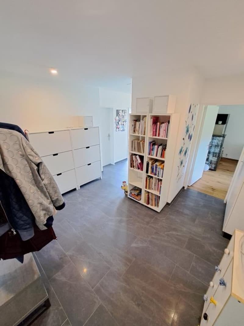 Charmante 4.5-Zimmer-Wohnung mit Balkon und schöner Aussicht in Therwil (7)