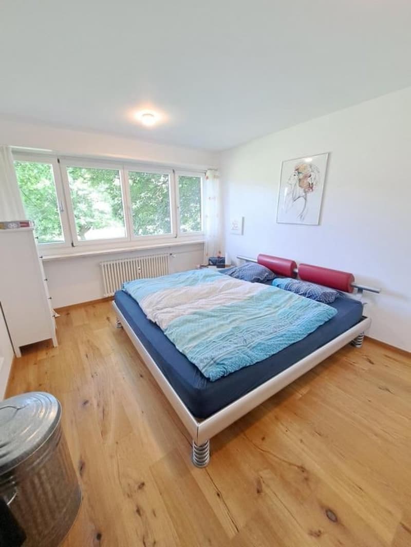 Charmante 4.5-Zimmer-Wohnung mit Balkon und schöner Aussicht in Therwil (8)