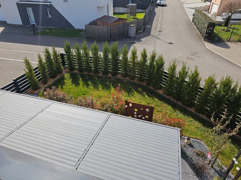 Modernes 6-Zimmer-Einfamilienhaus mit Pool in ruhiger Lage von Leymen (10)