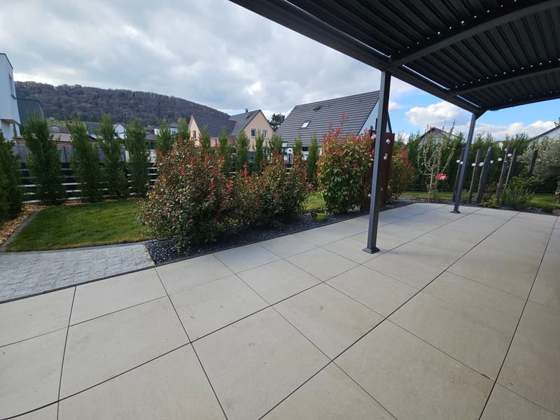 Modernes 6-Zimmer-Einfamilienhaus mit Pool in ruhiger Lage von Leymen (12)
