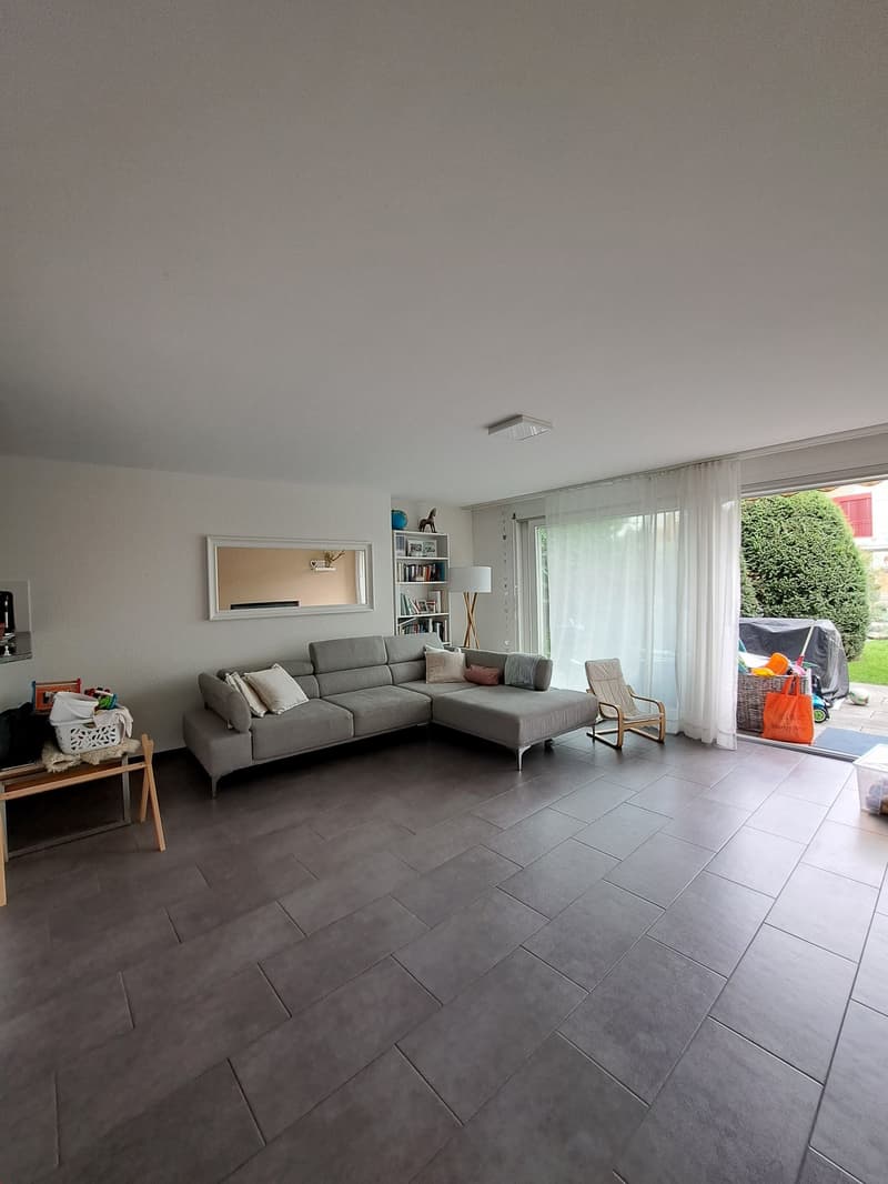 grosszügige 4.5-Zimmer-Wohnung mit Gartensitzplatz inkl. Hobbyraum – familienfreundlich und zentral (2)