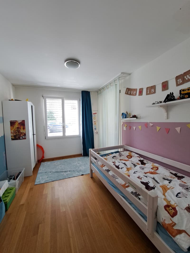 grosszügige 4.5-Zimmer-Wohnung mit Gartensitzplatz inkl. Hobbyraum – familienfreundlich und zentral (8)