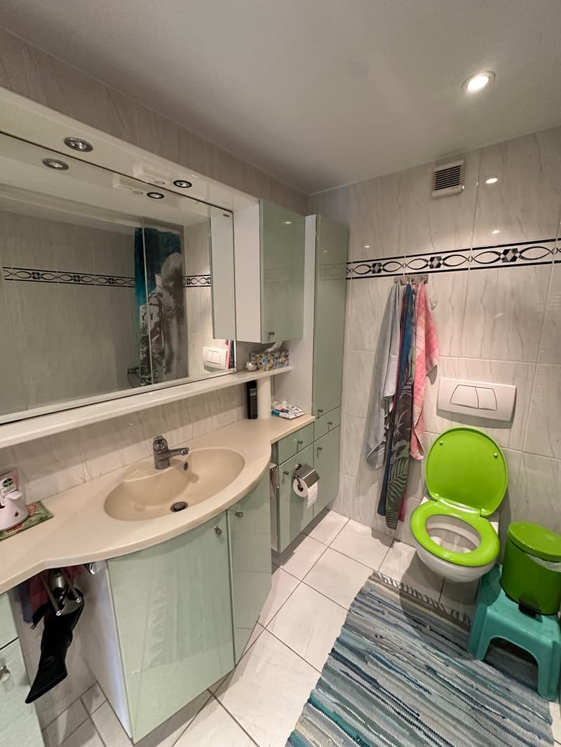 Helle 4.5-Zimmer-Wohnung mit Balkon an ruhiger Lage in Therwil (10)