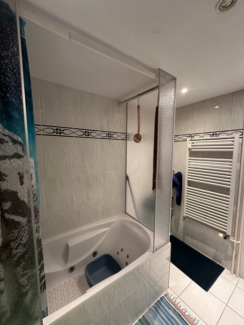 Helle 4.5-Zimmer-Wohnung mit Balkon an ruhiger Lage in Therwil (11)