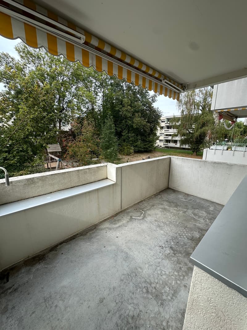 Sonnige 4.5 Zimmer-Wohnung mit Balkon (9)