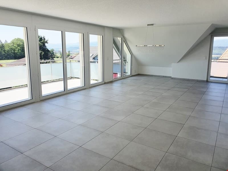 Wohn-Essbereich mit Balkon