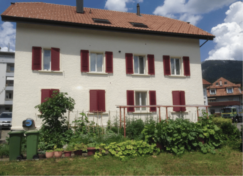 Aussenansicht Südseite mit Garten zur Mitbenutzung
