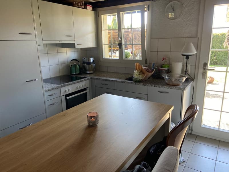 Charmante 2.5-Zimmer-Altbauwohnung mit Terrasse in Subingen (6)
