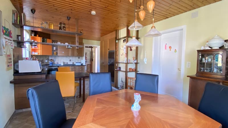 🌟 8-Zimmer-Einfamilienhaus mit Pool und vielseitigem Raumangebot in Niederbipp (6)