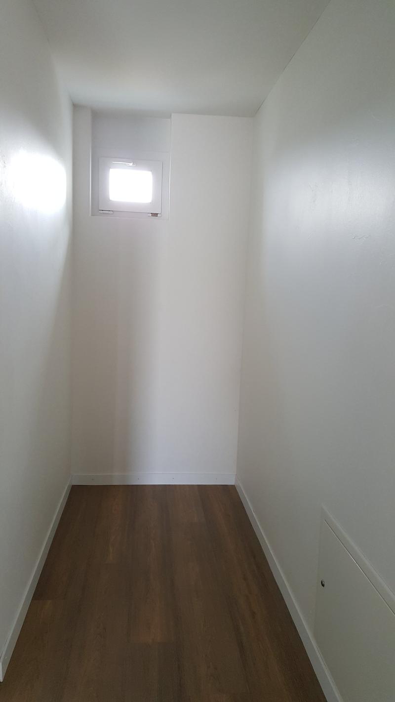 Praktische Nische für eine Garderobe