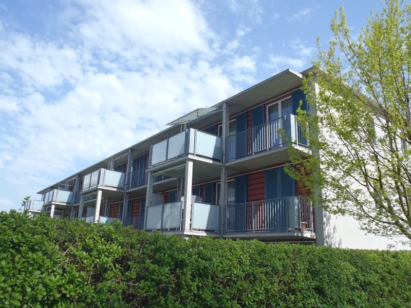 Aussenansicht - Wohnung im 2. Obergeschoss mit sonnigem Balkon
