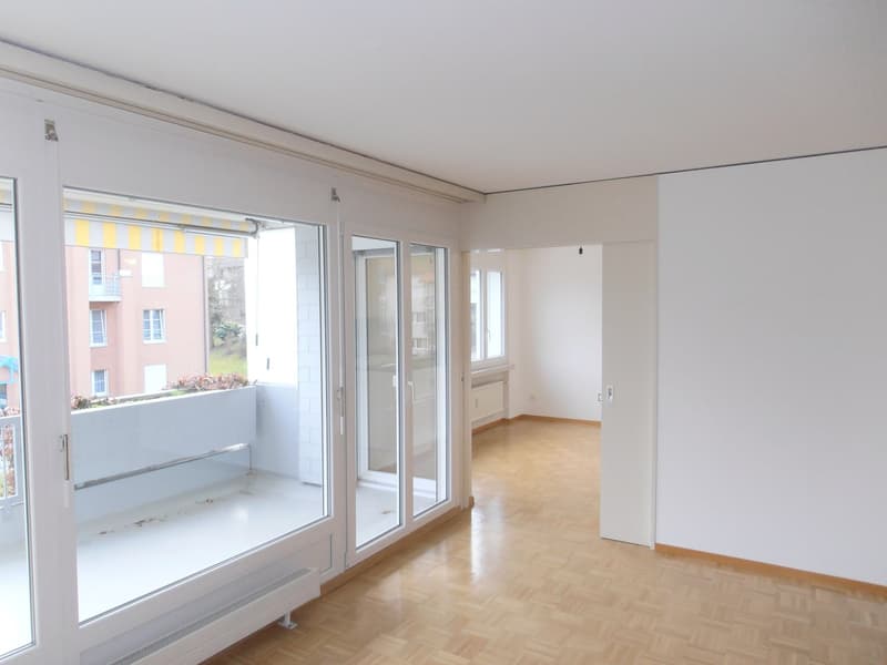 grosszügige 3 1/2-Zimmer-Wohnung (2)