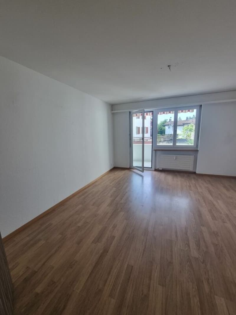 Helle 3.5 Zimmerwohnung an zentraler Lage in Orpund zu vermieten (5)