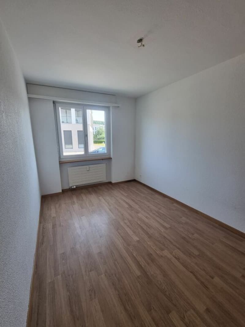 Helle 3.5 Zimmerwohnung an zentraler Lage in Orpund zu vermieten (6)