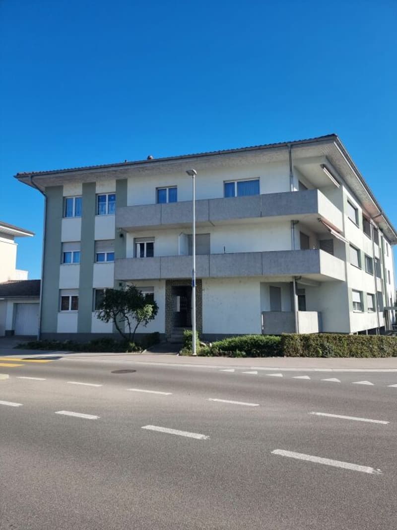 Helle 3.5 Zimmerwohnung an zentraler Lage in Orpund zu vermieten (6)
