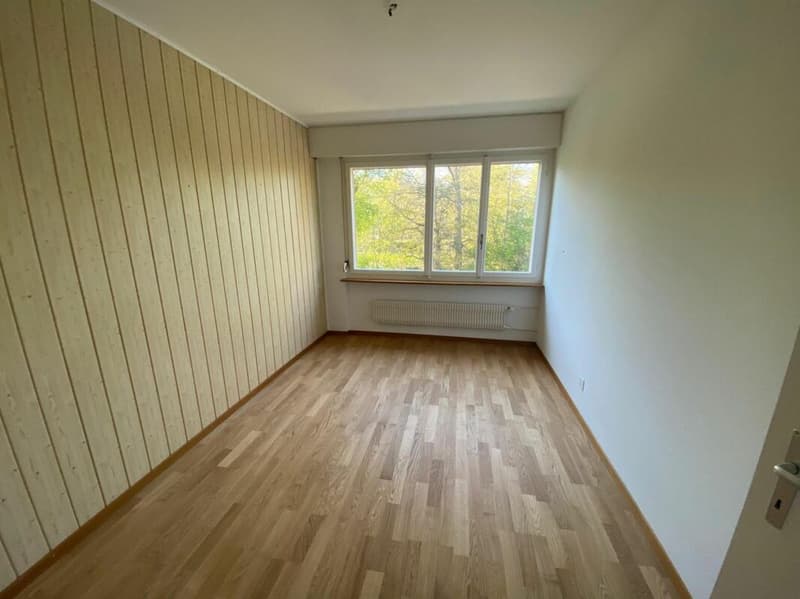 Schöne 4-Zimmerwohnung mit gemütlichem Balkon in Nidau (4)