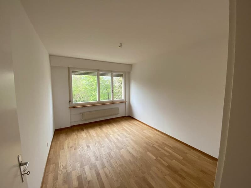 Schöne 4-Zimmerwohnung mit gemütlichem Balkon in Nidau (3)