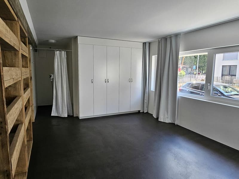 Modernes Wohnen in Aegerten - neuwertiges Studio mit Parkplatz und Gartensitzplatz (5)