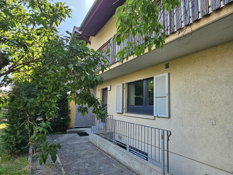Modernes Wohnen in Aegerten - neuwertiges Studio mit Parkplatz und Gartensitzplatz (8)
