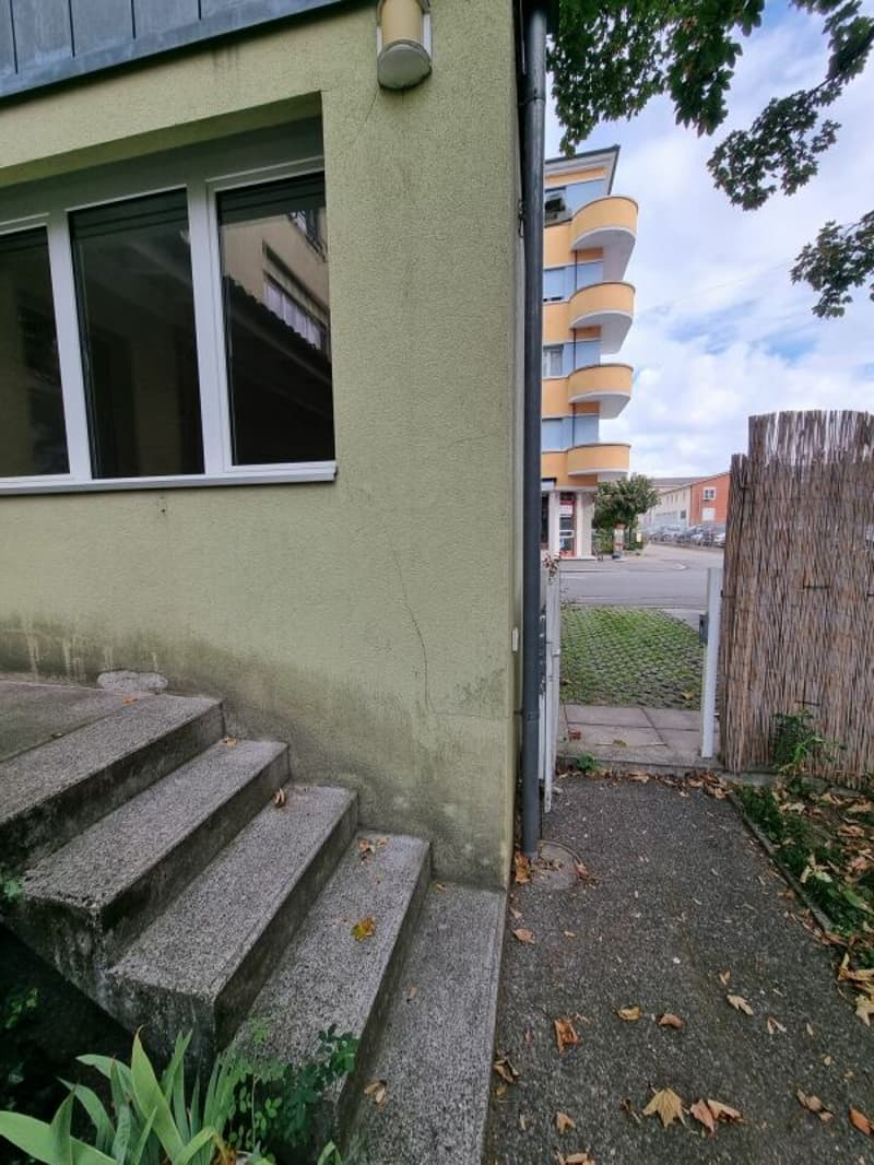 Grosszügige 4.5-Zimmer-Erdgeschosswohnung mit Aussensitzplatz (10)