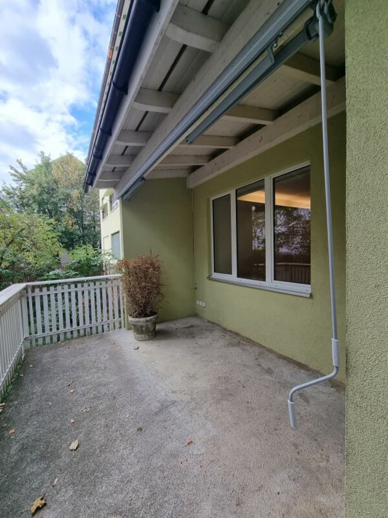 Grosszügige 4.5-Zimmer-Erdgeschosswohnung mit Aussensitzplatz (9)