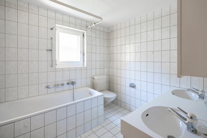Helle 3.5-Zimmer-Wohnung mit Balkon in Safnern (10)