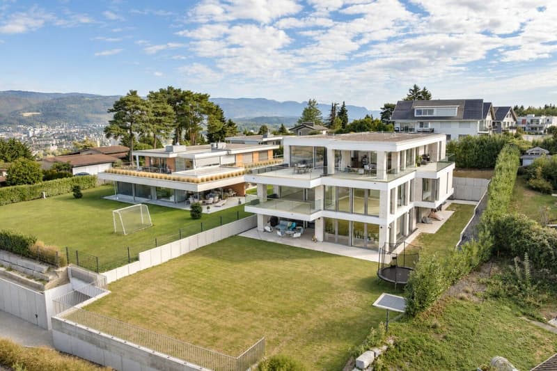 Exklusives Wohnen mit Seesicht - grosszügige 4.5-Zimmerwohnung (1)