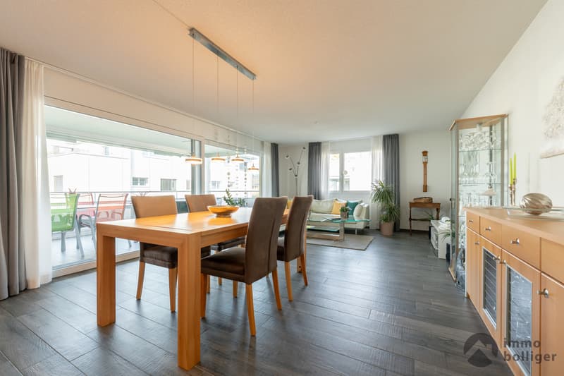 Appartamento in proprietà luminoso con vista e comfort vicino alla stazione di Zofingen (2)