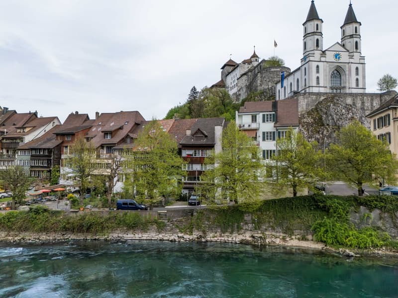 Altstadt. Aare. Mehrfamilienhaus. (11)