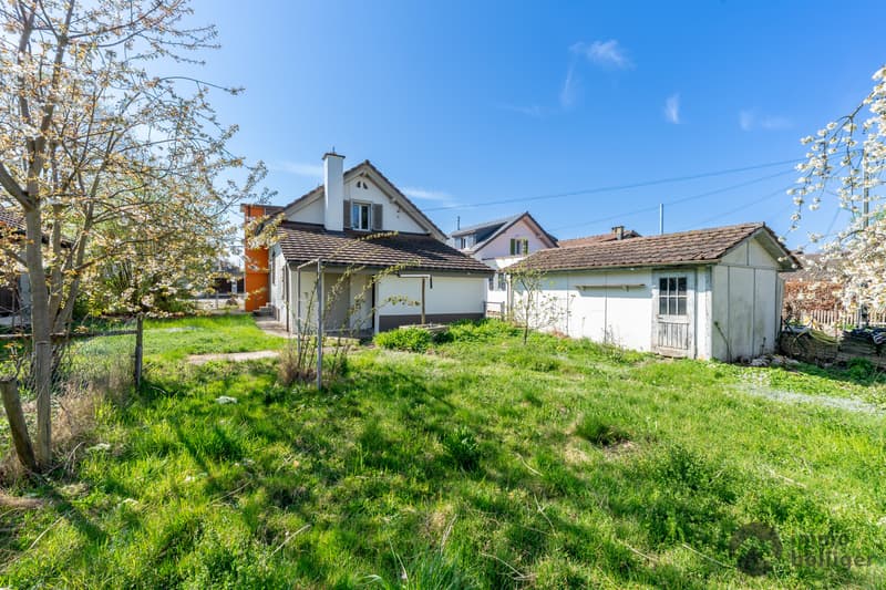 Gut unterhaltenes Einfamilienhaus mit Gartenparadies (1)