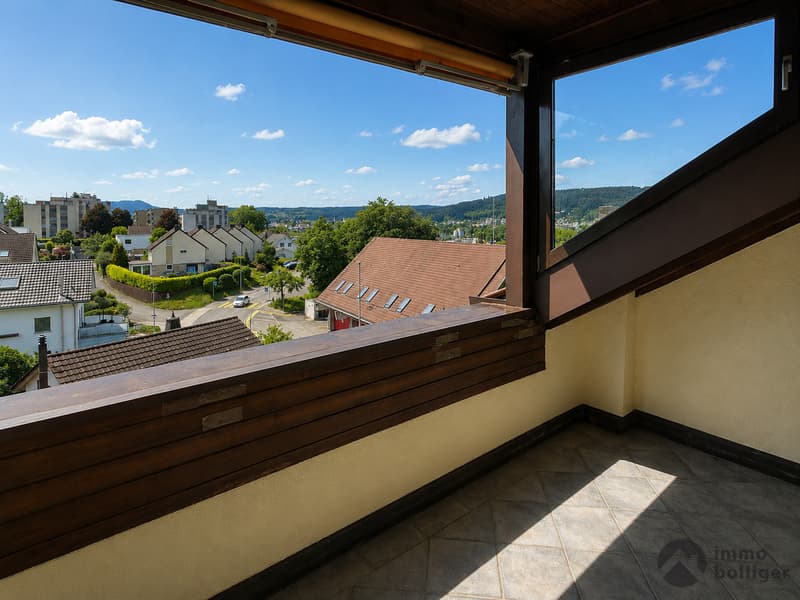 3 ½ Zimmer mit Charme, Weitsicht und viel Raumgefühl (9)