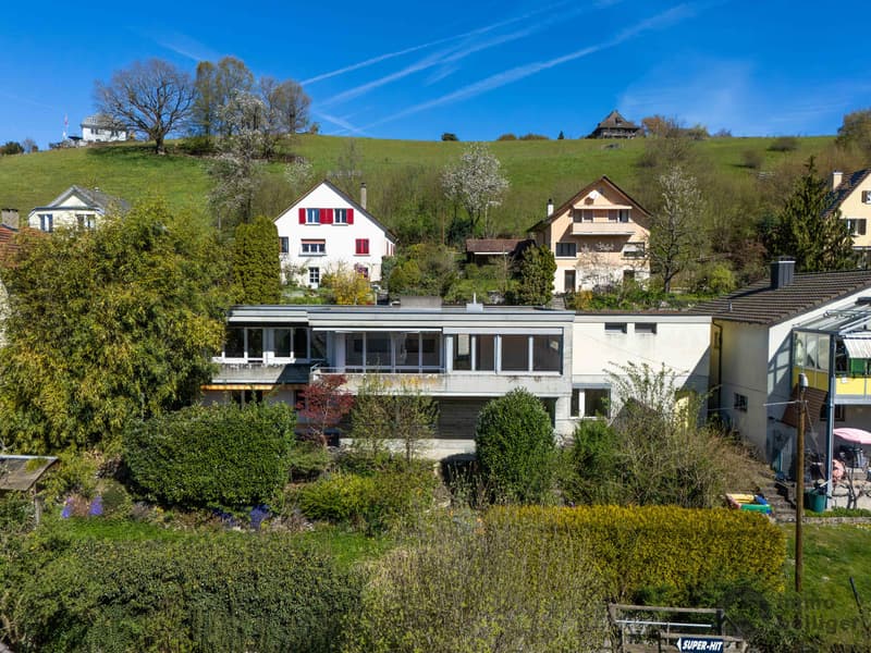 Naturnah in Zofingen - 2-Familienhaus mit Attika-Potenzial (1)