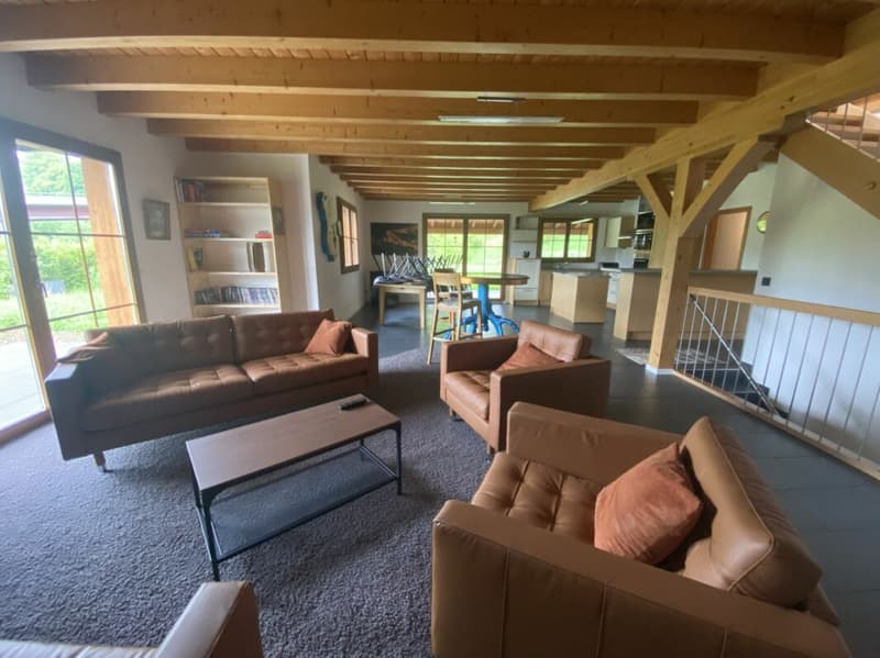 Colocation haut de gamme en maison individuelle avec jardin et piscine (8)