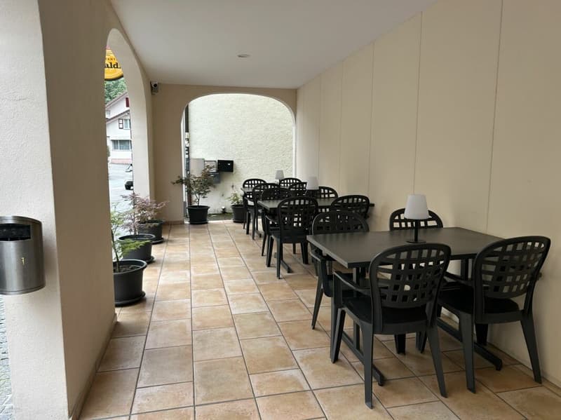 Restaurant idéalement situé (7)