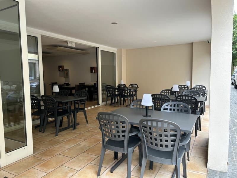 Restaurant idéalement situé (11)