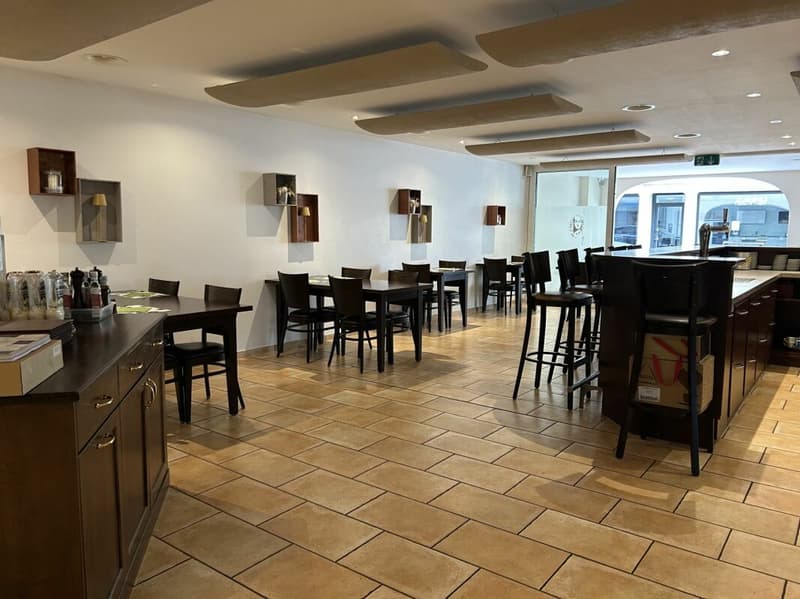 Restaurant idéalement situé (5)