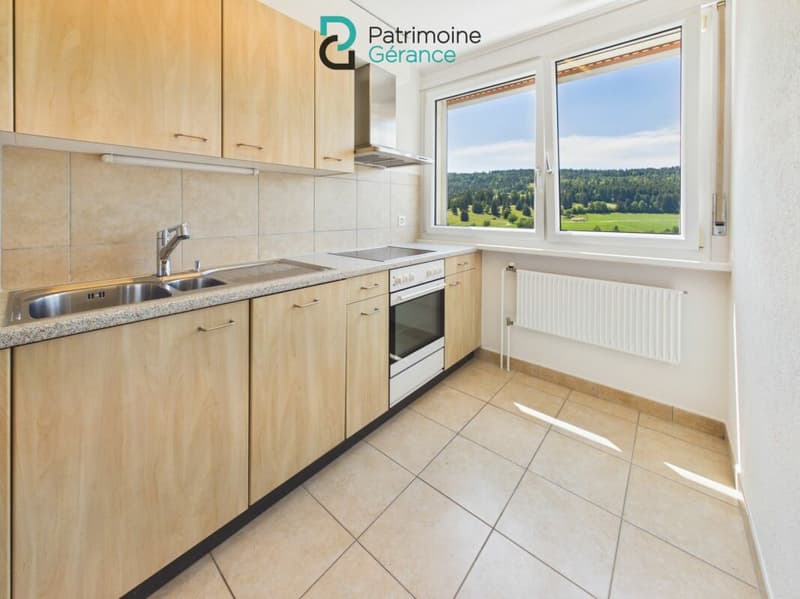 Rénové ! Appartement de 3 pièces au 7ème étage (3)