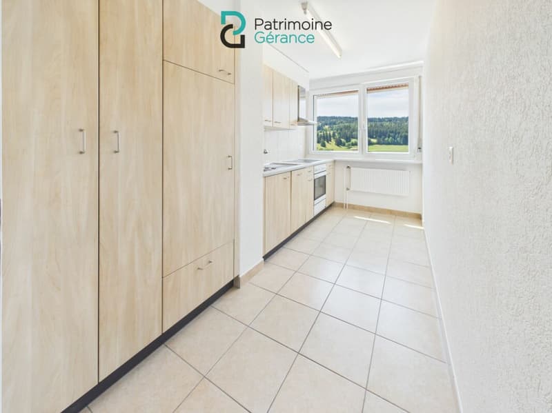 Rénové ! Appartement de 3 pièces au 7ème étage (2)