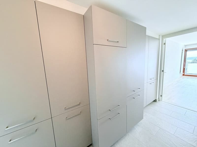 Studio rénové avec encadrement et vue sur le lac (4)