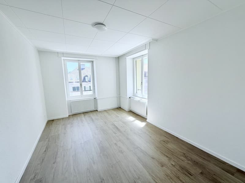 Rénové ! Appartement de 4.0 pièces avec balcon (5)