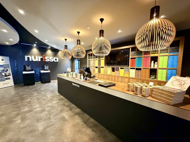 Idéalement situé ! Local commercial de 209m² et dépôt de 65m² (2)