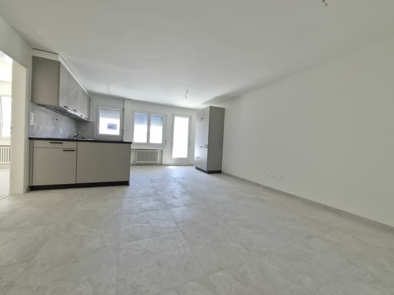Entièrement rénové ! 2.5 pièces au rez supérieur (5)