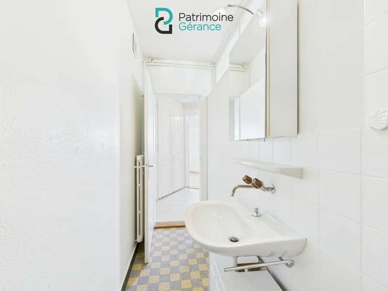 Appartement de 2 pièces au 4ème étage (7)