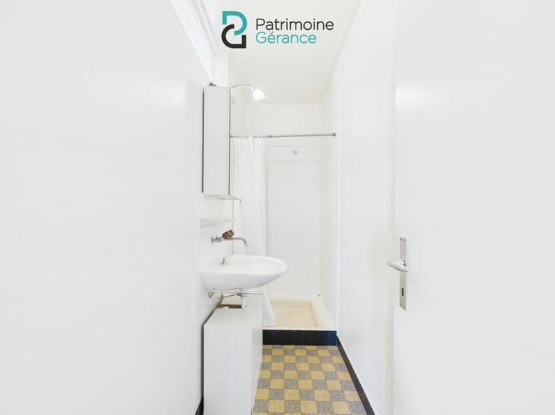Appartement de 2 pièces au 4ème étage (6)